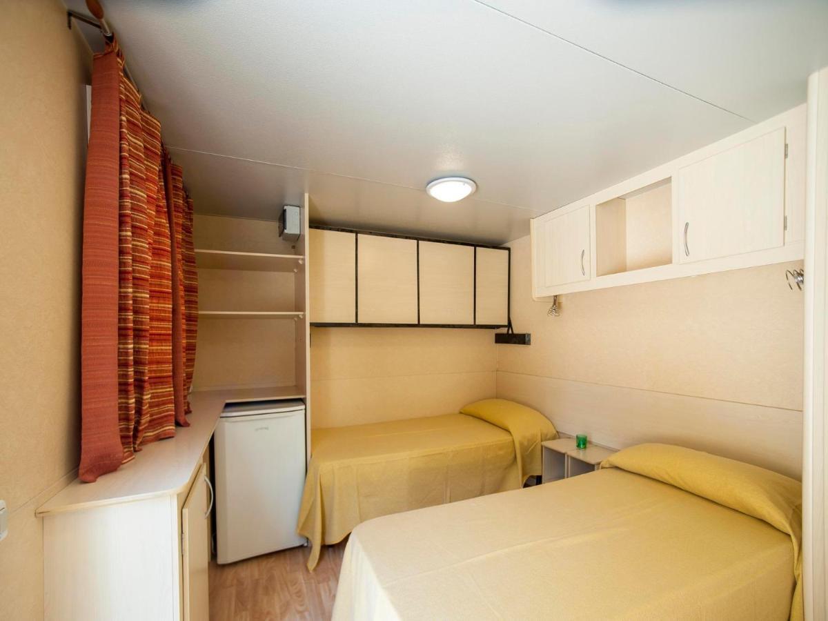 Hu Firenze Certosa Camping In Town Impruneta Oda fotoğraf